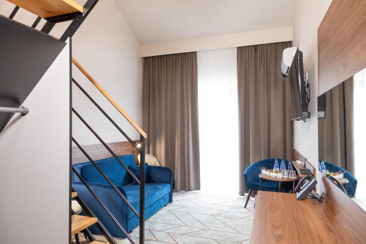 Sudecki & Hotel *